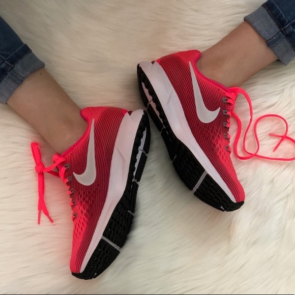 Nike Shoes - 🎉HP X2🎉 Nike Air Zoom Pegasus 34 Sneakers